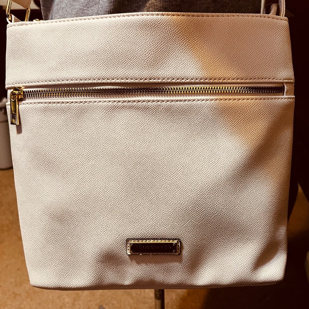 Elegant Cream London Fog Crossbody Bag - Picture 1 of 11